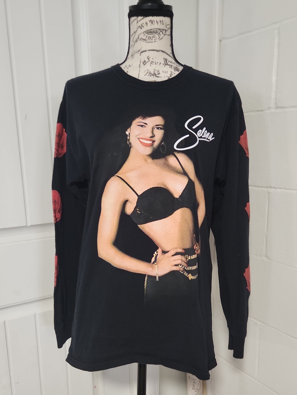 Official Selena Black Long-Sleeve Tee with Red Rose Sleeve Decals Med GUC